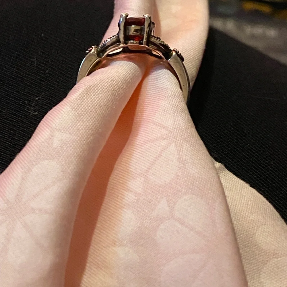 OLD ESTATE FIND RUBY RING💍 - Picture 3 of 6